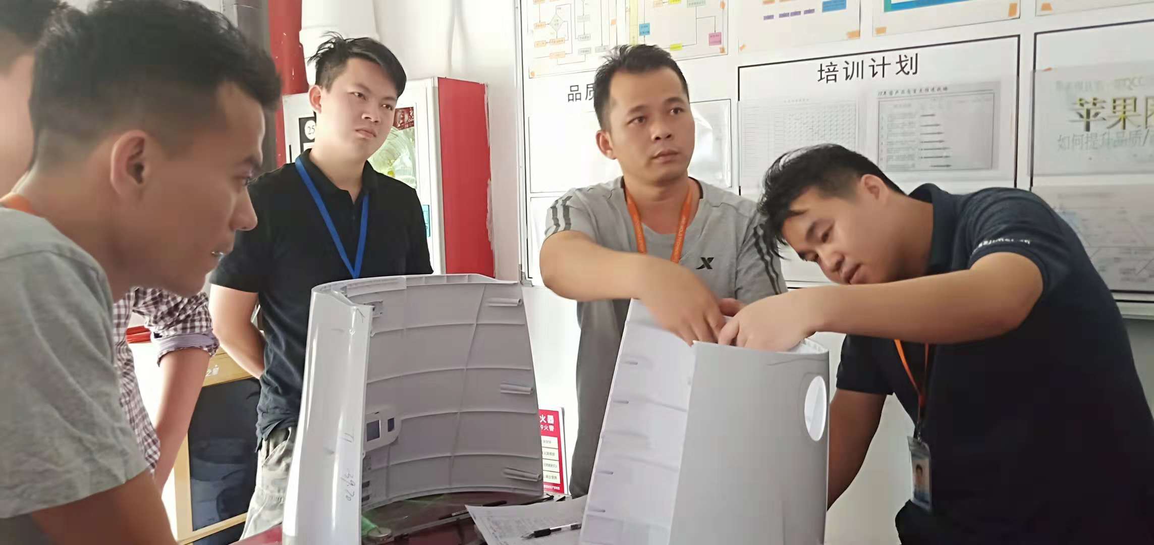机器人塑胶模具图片